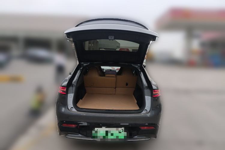 Used Hima Luxeed R7 2024 All-Electric 802 km Max Trunk