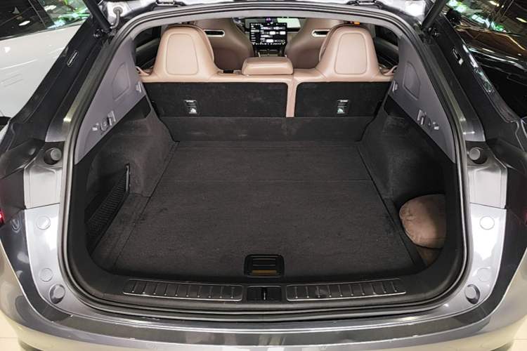 Used Hima Luxeed R7 2024 All-Electric 736 km Ultra Trunk