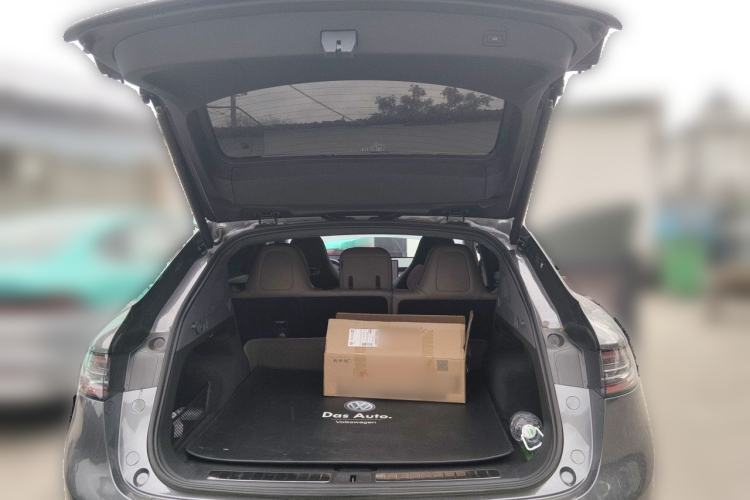 Used Hima Luxeed R7 2024 All-Electric 802 km Max Trunk