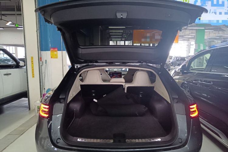 Used Hima Luxeed R7 2024 All-Electric 802 km Max Trunk