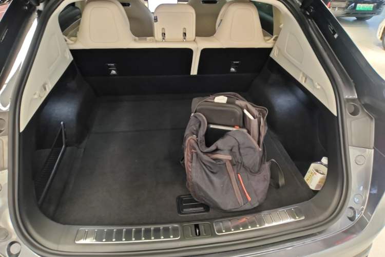 Used Hima Luxeed R7 2024 All-Electric 802 km Max Trunk