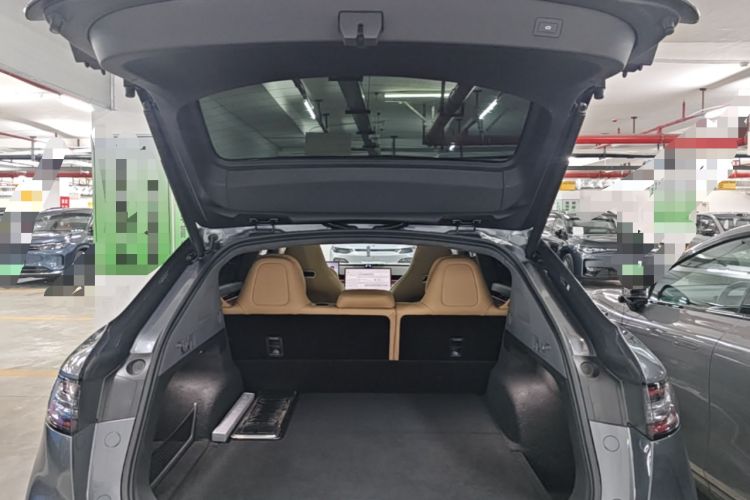 Used Hima Luxeed R7 2024 All-Electric 802 km Max Trunk