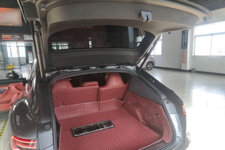 Used Hima Luxeed R7 2024 All-Electric 802 km Max Trunk