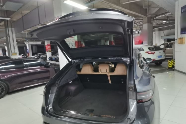 Used Hima Luxeed R7 2024 All-Electric 802 km Max Trunk