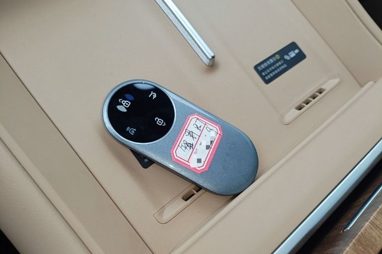 Used Hima Luxeed R7 2024 All-Electric 802 km Max Vehicle Key