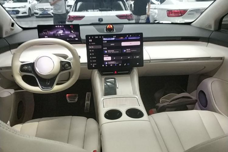 Used Hima Luxeed R7 2024 All-Electric 736 km Ultra Center Console