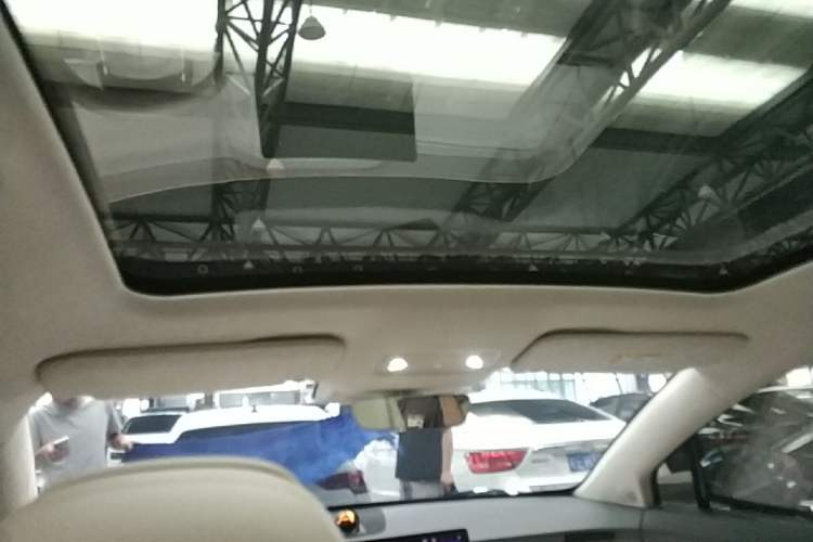 Used Hima Luxeed R7 2024 All-Electric 736 km Ultra Headliner