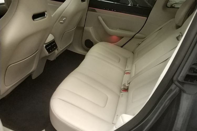 Used Hima Luxeed R7 2024 All-Electric 736 km Ultra Left Rear Seat