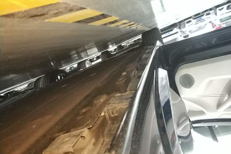 Used Hima Luxeed R7 2024 All-Electric 736 km Ultra Left Side Sill