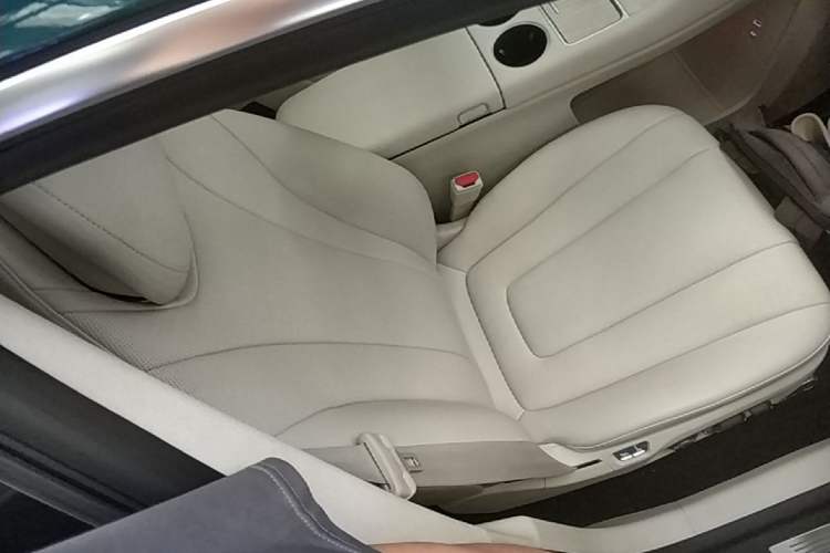 Used Hima Luxeed R7 2024 All-Electric 736 km Ultra Right Front Seat