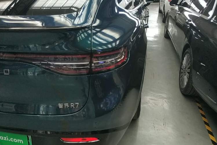Used Hima Luxeed R7 2024 All-Electric 736 km Ultra Right Rear Taillight