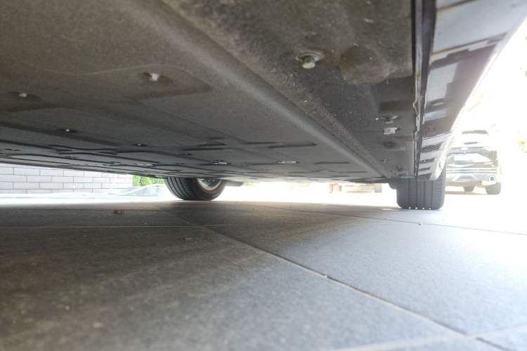 Used Hima Luxeed R7 2024 All-Electric 802 km Max Chassis Rear Right