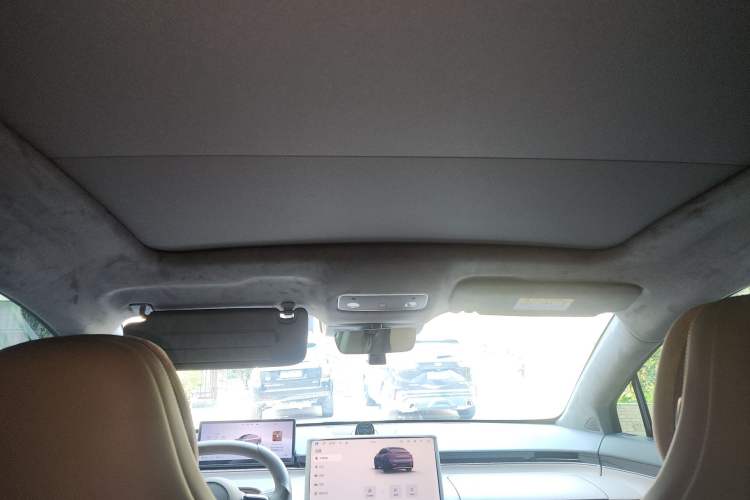 Used Hima Luxeed R7 2024 All-Electric 802 km Max Headliner