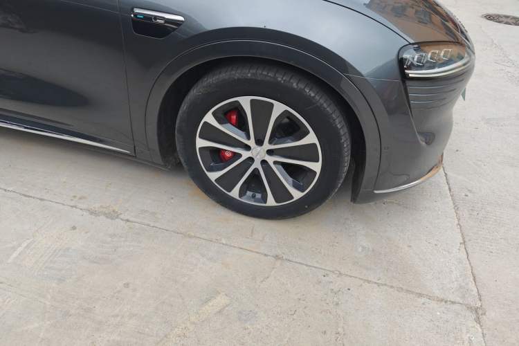 Used Hima Luxeed R7 2024 All-Electric 736 km Ultra Right Front Wheel Hub