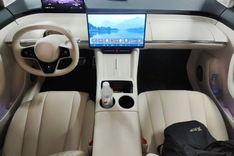 Used Hima Luxeed R7 2024 All-Electric 802 km Max Center Console