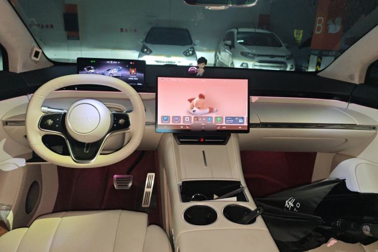 Used Hima Luxeed R7 2024 All-Electric 736 km Ultra Center Console