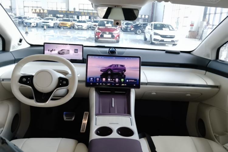 Used Hima Luxeed R7 2024 All-Electric 802 km Max Center Console