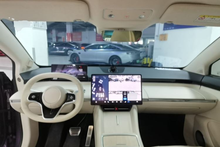 Used Hima Luxeed R7 2024 All-Electric 802 km Max Center Console