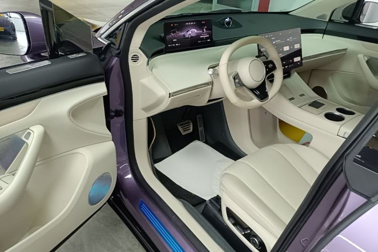 Used Hima Luxeed R7 2024 All-Electric 736 km Ultra Driver Seat