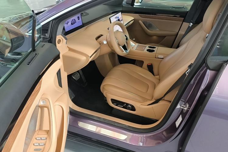Used Hima Luxeed R7 2024 All-Electric 802 km Max Driver Seat