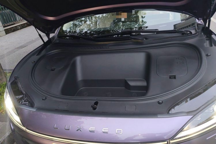 Used Hima Luxeed R7 2024 All-Electric 667 km Max Engine Bay