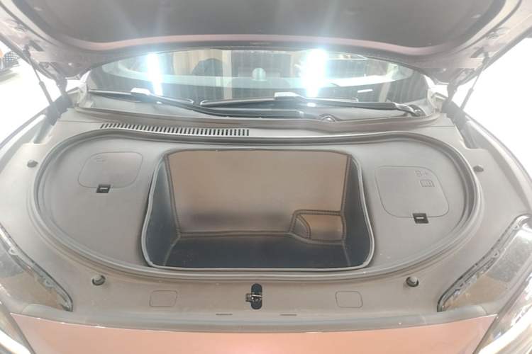 Used Hima Luxeed R7 2024 Pure Electric 667km Pro Engine Bay