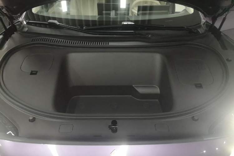 Used Hima Luxeed R7 2024 All-Electric 802 km Max Engine Bay