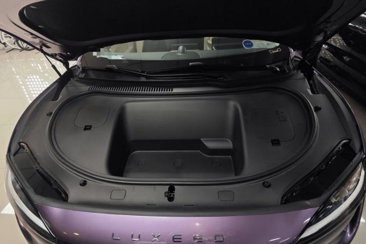 Used Hima Luxeed R7 2024 All-Electric 667 km Max Engine Bay