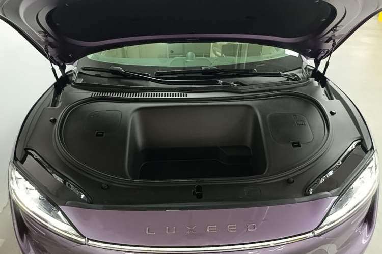 Used Hima Luxeed R7 2024 All-Electric 736 km Ultra Engine Bay