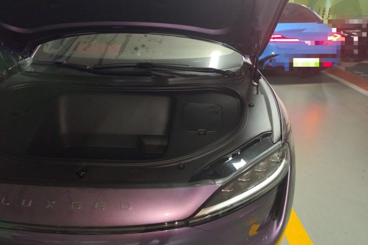 Used Hima Luxeed R7 2024 All-Electric 802 km Max Engine Bay Left