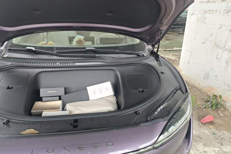 Used Hima Luxeed R7 2024 All-Electric 802 km Max Engine Bay Left