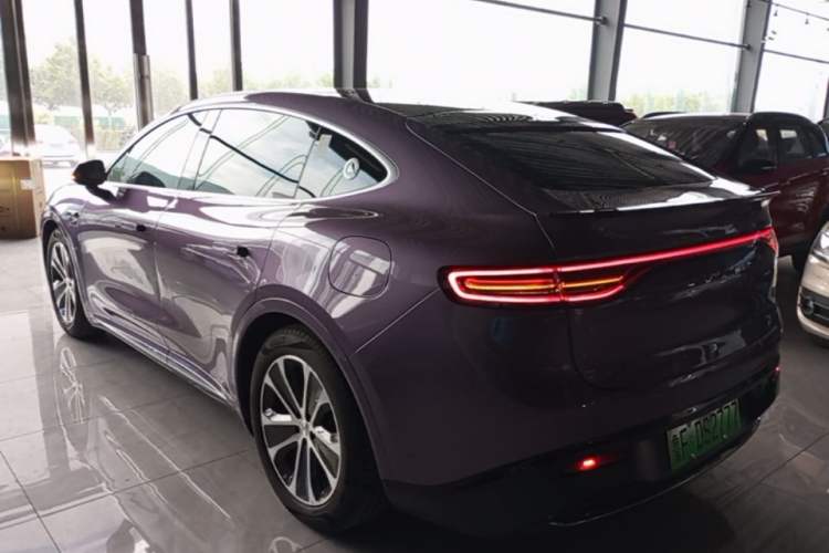 Used Hima Luxeed R7 2024 All-Electric 802 km Max Exterior 2