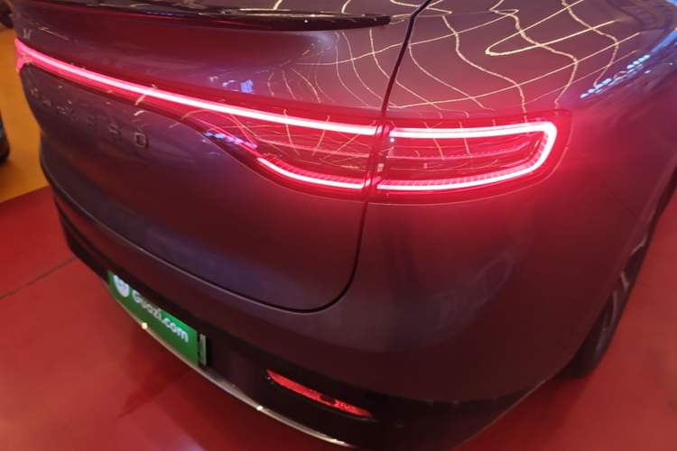 Used Hima Luxeed R7 2024 All-Electric 802 km Max Exterior 3