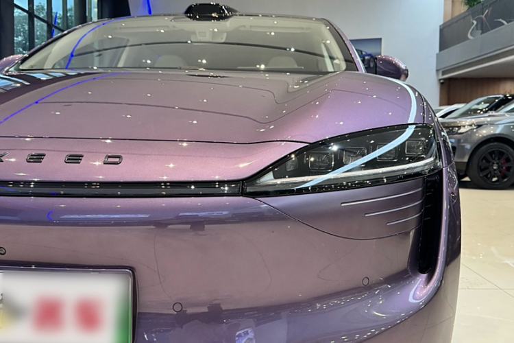 Used Hima Luxeed R7 2024 All-Electric 667 km Max Exterior 3