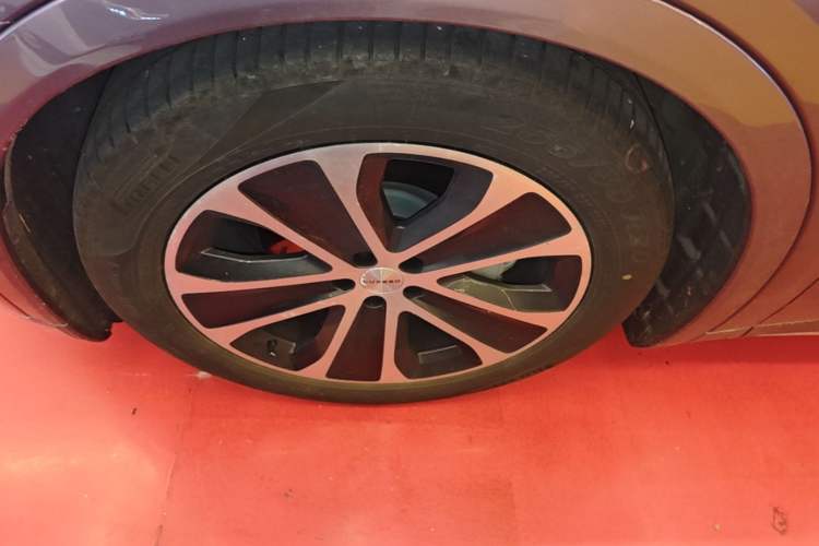 Used Hima Luxeed R7 2024 All-Electric 802 km Max Exterior 4