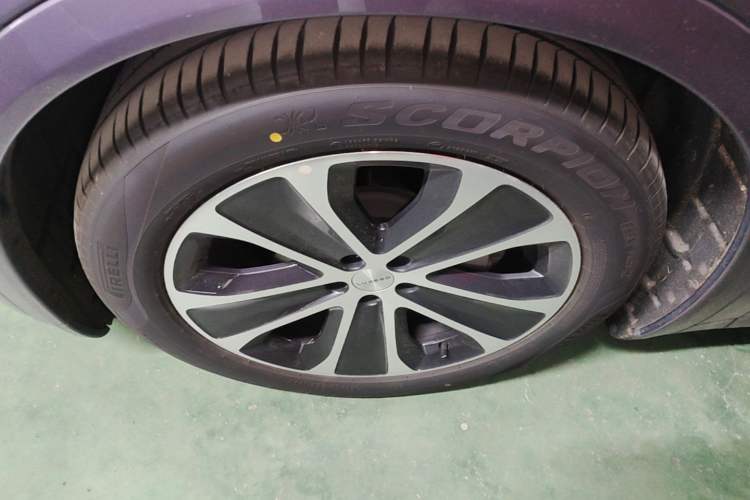 Used Hima Luxeed R7 2024 All-Electric 802 km Max Exterior 4