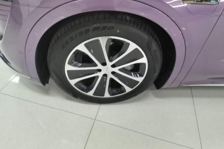 Used Hima Luxeed R7 2024 All-Electric 802 km Max Exterior 4