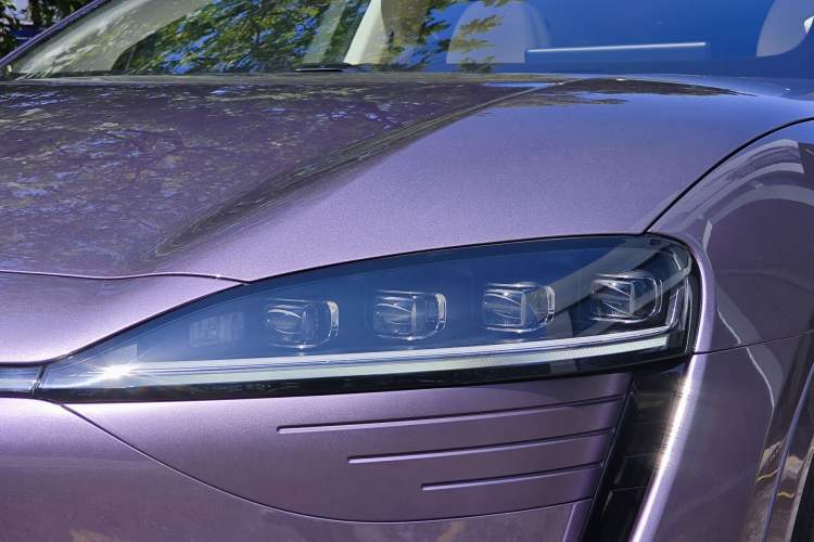Used Hima Luxeed R7 2024 All-Electric 667 km Max Exterior 4