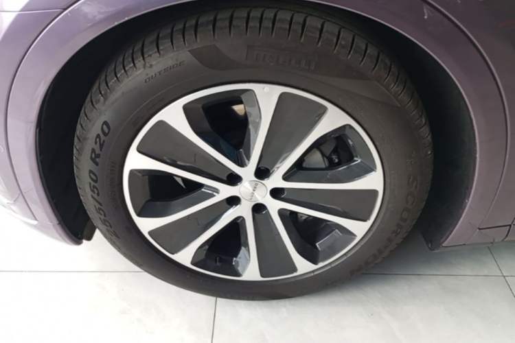Used Hima Luxeed R7 2024 All-Electric 802 km Max Exterior 4