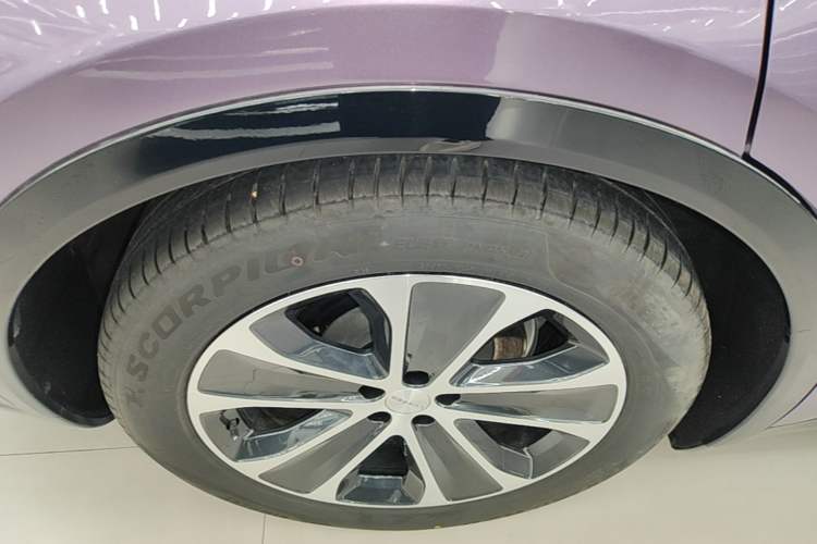 Used Hima Luxeed R7 2024 All-Electric 802 km Max Exterior 5