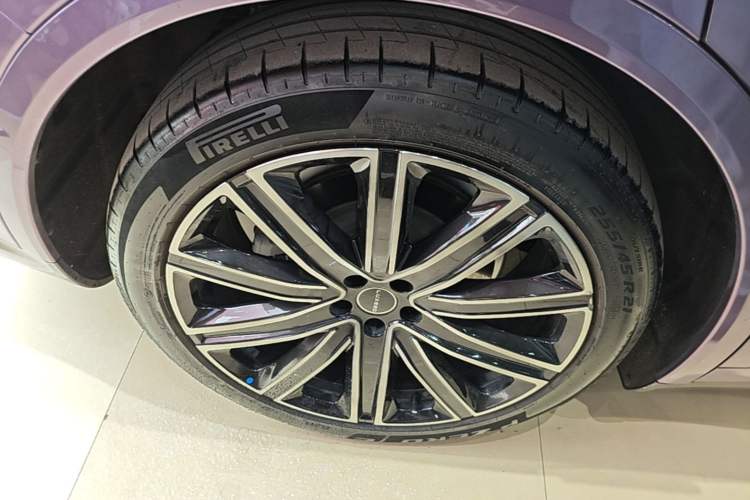 Used Hima Luxeed R7 2024 All-Electric 667 km Max Exterior 5