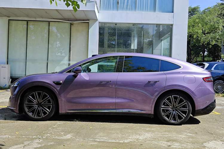 Used Hima Luxeed R7 2024 All-Electric 667 km Max Exterior 6