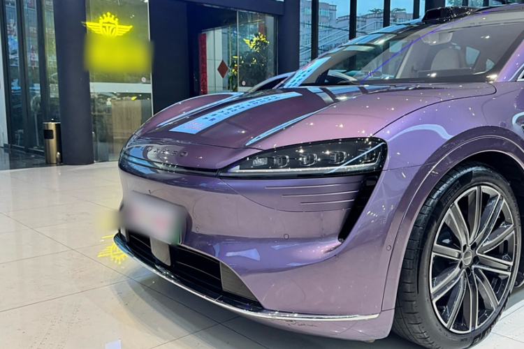 Used Hima Luxeed R7 2024 All-Electric 667 km Max Exterior 8