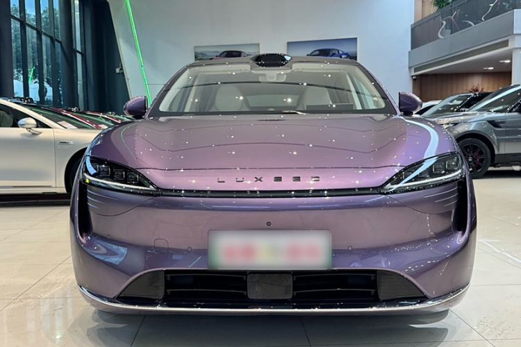 Used Hima Luxeed R7 2024 All-Electric 667 km Max Exterior 9