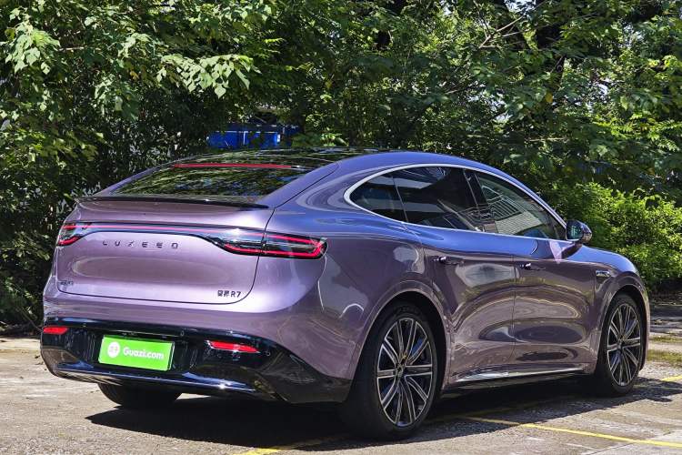 Used Hima Luxeed R7 2024 All-Electric 667 km Max Exterior 9