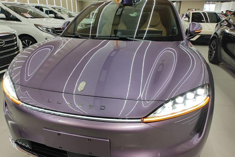 Used Hima Luxeed R7 2024 All-Electric 802 km Max Front