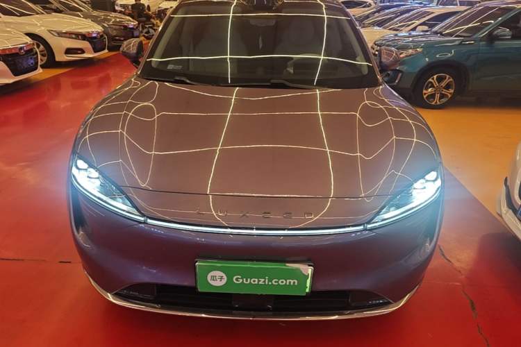 Used Hima Luxeed R7 2024 All-Electric 802 km Max Front