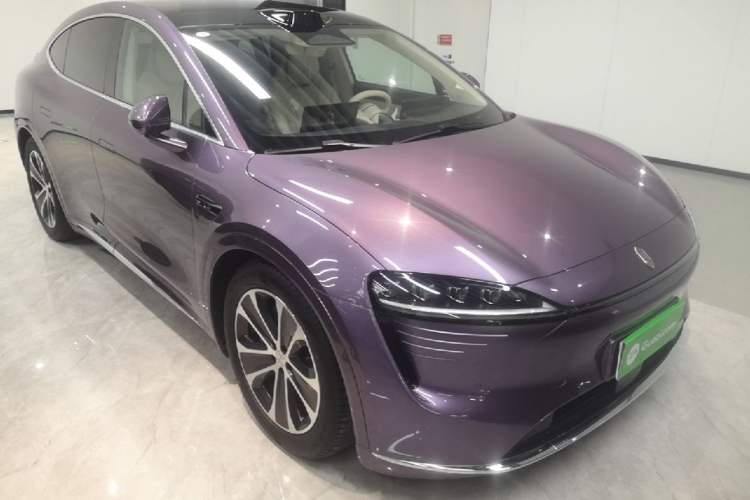 Used Hima Luxeed R7 2024 All-Electric 802 km Max Front Right 45 Deg