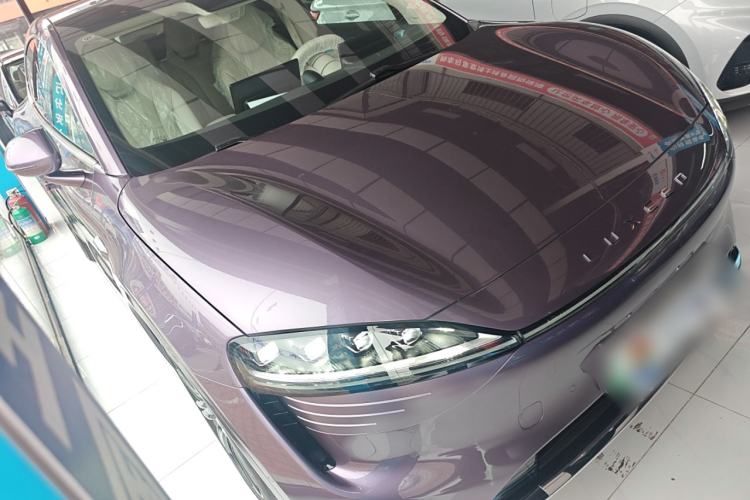 Used Hima Luxeed R7 2024 All-Electric 667 km Max Front Right 45 Deg