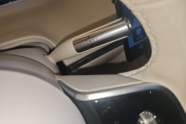 Used Hima Luxeed R7 2024 All-Electric 802 km Max Gear Lever